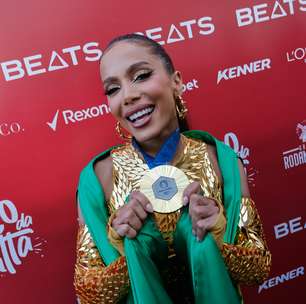 Bloco da Anitta tem look em homenagem a Rebeca Andrade no Rio; veja fotos