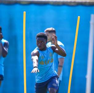 Amuzu retorna e Cuéllar é desfalque; veja relacionados do Grêmio para o Gre-Nal