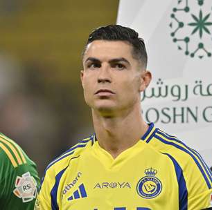 Cristiano Ronaldo brinca e chama sósia de 'feio' antes de jogo do Campeonato Saudita