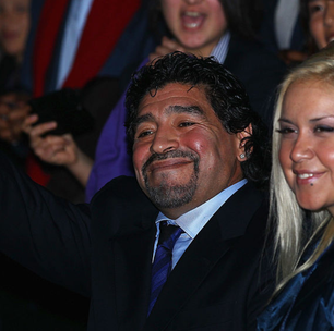 Promotor exibe imagem de Maradona após a morte e dispara: 'Assassinato'