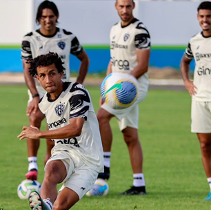 Paysandu enfrenta São Raimundo-RR em busca da nona final da Copa Verde