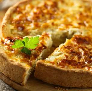 Quiche de legumes com massa de inhame: teste o prato vegetariano