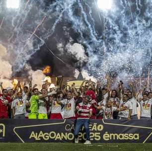 CRB vira nos acréscimos e é tetracampeão alagoano em jogo muito bizarro