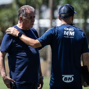 Leonardo Jardim analisa e pode pedir meio campista para o Cruzeiro