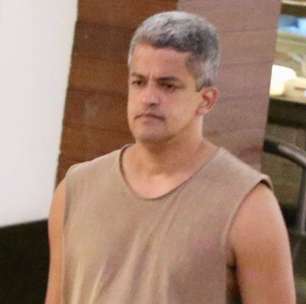 Laura, a 'Mulher de Branco' em 'Tieta', Claudia Alencar leva namorado, 26 anos mais novo, ao cinema após enfrentar sérios problemas de saúde. Fotos!