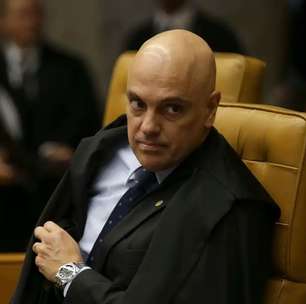 Moraes arquiva ação do PT que pedia apreensão do passaporte de Eduardo Bolsonaro