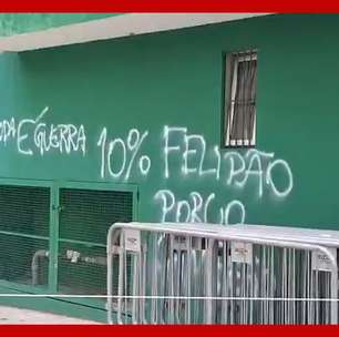 Palmeiras tem muro do Allianz Parque pichado após derrota para o Corinthians