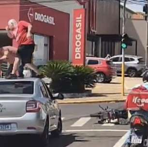 VÍDEO: Briga de trânsito termina em agressão contra motorista de aplicativo