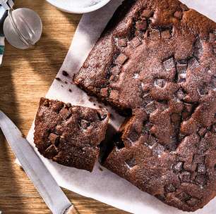 Brownie de microondas 4 Ingredientes: sem farinha e açúcar