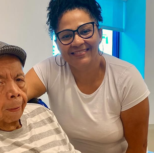 Ex-assistente de Silvio Santos reaparece em cadeira de rodas e atualiza estado de saúde