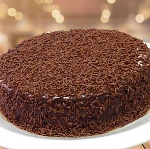 Bolo de chocolate com água : barato e molhadinho - só bater