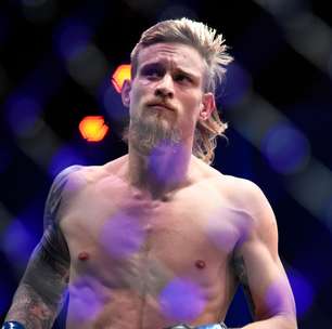 Lutador de MMA 'nocauteia' agressor após ser esfaqueado no Canadá