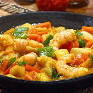 Moqueca de peixe com camarão pronta em 1h - receita baiana