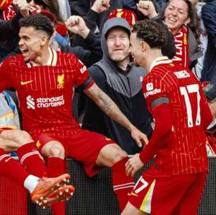 Liverpool vence West Ham e está com a mão na taça da Premier League