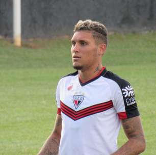 Cria do Atlético-GO, atacante completa 25 anos com trajetória vitoriosa e confirma força da base rubro-negra
