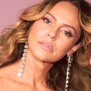 É festa! Paolla Oliveira celebra 43 anos e faz o próprio bolo de aniversário