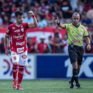 Lembra? Ex-Vila Nova, Matheuzinho brilha em time e é eleito melhor jogador