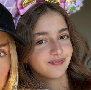 Como ela cresceu! Eva, filha caçula de Angélica e Luciano Huck, posa em viagem para os EUA com a loira e altura impressiona: 'Tá grandona e linda'