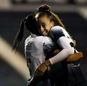 Atacante desencanta pelo Corinthians em goleada no Brasileirão Feminino