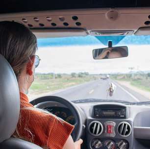 Como configurar o celular para não sentir enjoo no carro