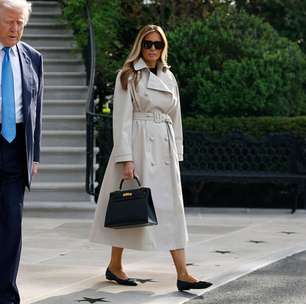 Melania Trump elege casaco clássico da Dolce &amp; Gabbana para ir ao funeral do Papa