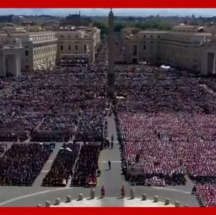 Mais de 250 mil fiéis se reuniram no Vaticano para funeral do papa Francisco
