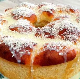 Pão Doce sem Sovar com Cobertura de Coco para um Café da Manhã Especial em Família