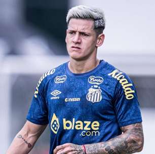Cleber Xavier toma 1ª decisão no Santos e foi sobre Leo Godoy