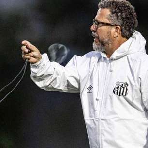 Cléber Xavier comanda primeiro treino pelo Santos