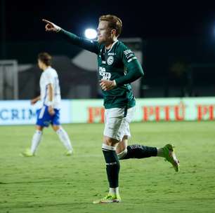 Jogador do Goiás, Lovat não comemora gol, abre polêmica e se explica para torcedores: "Eu não"