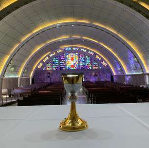 Padre brasileiro esconde cálice usado pelo papa Leão XIV em máquina de lavar por medo de furto