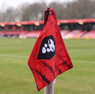 David Beckham e Gary Neville compram clube da quarta divisão inglesa