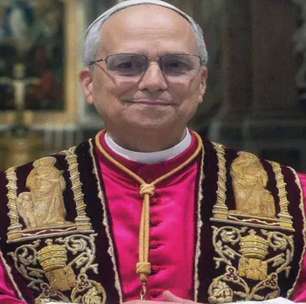 Papa Leão XIV diz que "família é baseada na união entre homem e mulher"