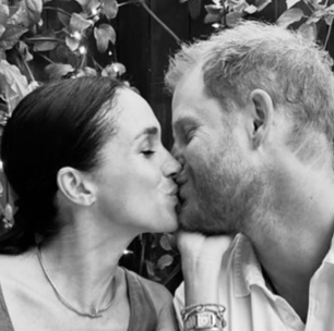 Meghan Markle posta fotos íntimas da gravidez e com príncipe Harry ao comemorar 7 anos de casamento: 'Uma vida inteira de histórias'