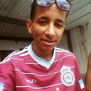 Ossada de jovem morto a pauladas por PM desaparece de cemitério sem autorização da família