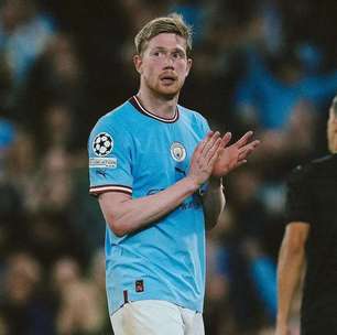 De Bruyne é homenageado pelo Manchester City