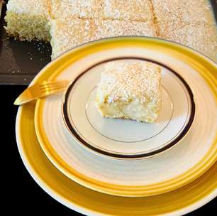 Bolo gelado de coco da vovó: molhadinho e no liquidificador