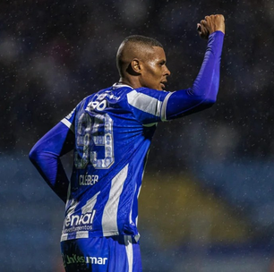 Avaí derrota Chapecoense e retorna ao G4 da Série B