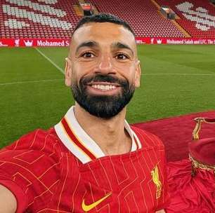 Salah recebe prêmio na Premier League