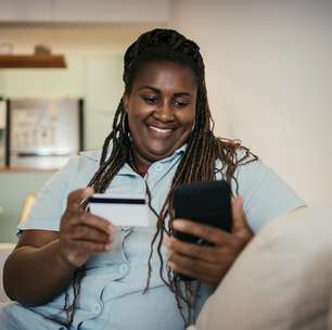 É seguro deixar o cartão salvo em aplicativos de compra e venda?