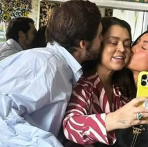 Em Nova York, Sabrina Sato e Nicolas Prattes visitam Preta Gil