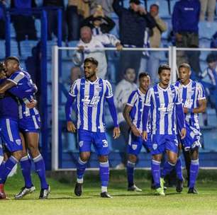 Avaí derrota CRB e encosta no G-4 da Série B