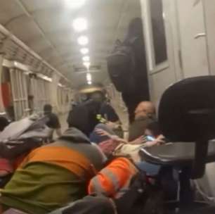 Passageiros do BRT se abaixam em meio a tiroteio e mulher canta hino de louvor no Rio; vídeo