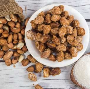 Aprenda simpatia com amendoim para aquecer o romance