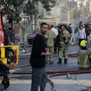 Israel bombardeia Irã e aumenta temor de guerra na região