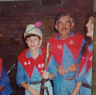 Dona Anjinha aprendeu a atirar aos 12 anos e, hoje, é a primeira chefe de um grupo de bacamarteiros