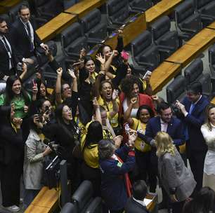 Congresso derruba veto de Lula e retoma indenização com pensão vitalícia para crianças com síndrome congênita da Zika