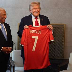 Cristiano Ronaldo pede paz em camisa autografada enviada para Trump