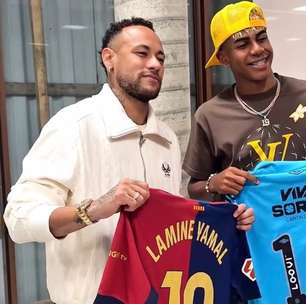 Neymar e Yamal se encontram e trocam camisas de Santos e Barcelona