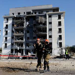 Irã diz que não haverá negociações nucleares sob fogo israelense, Trump avalia opções